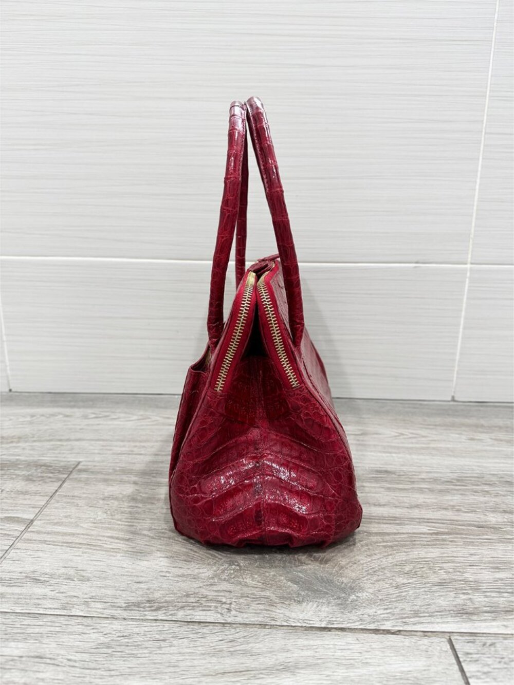 Like New Nancy Gonzalez Linda Medium Red Croc Satchel Top Handle Bag - Picture 4 of 15